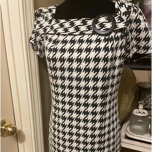Chris McLaughlin size 4 , black and white houndstooth dress